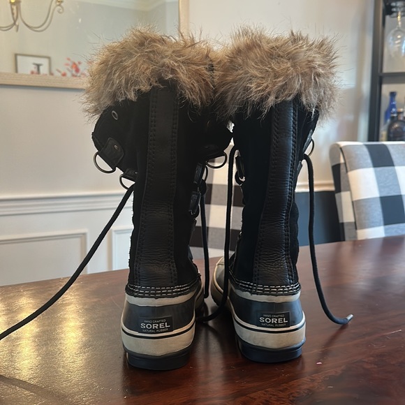 Women’s Sorel Joan of Arctic waterproof boot - Picture 2 of 5